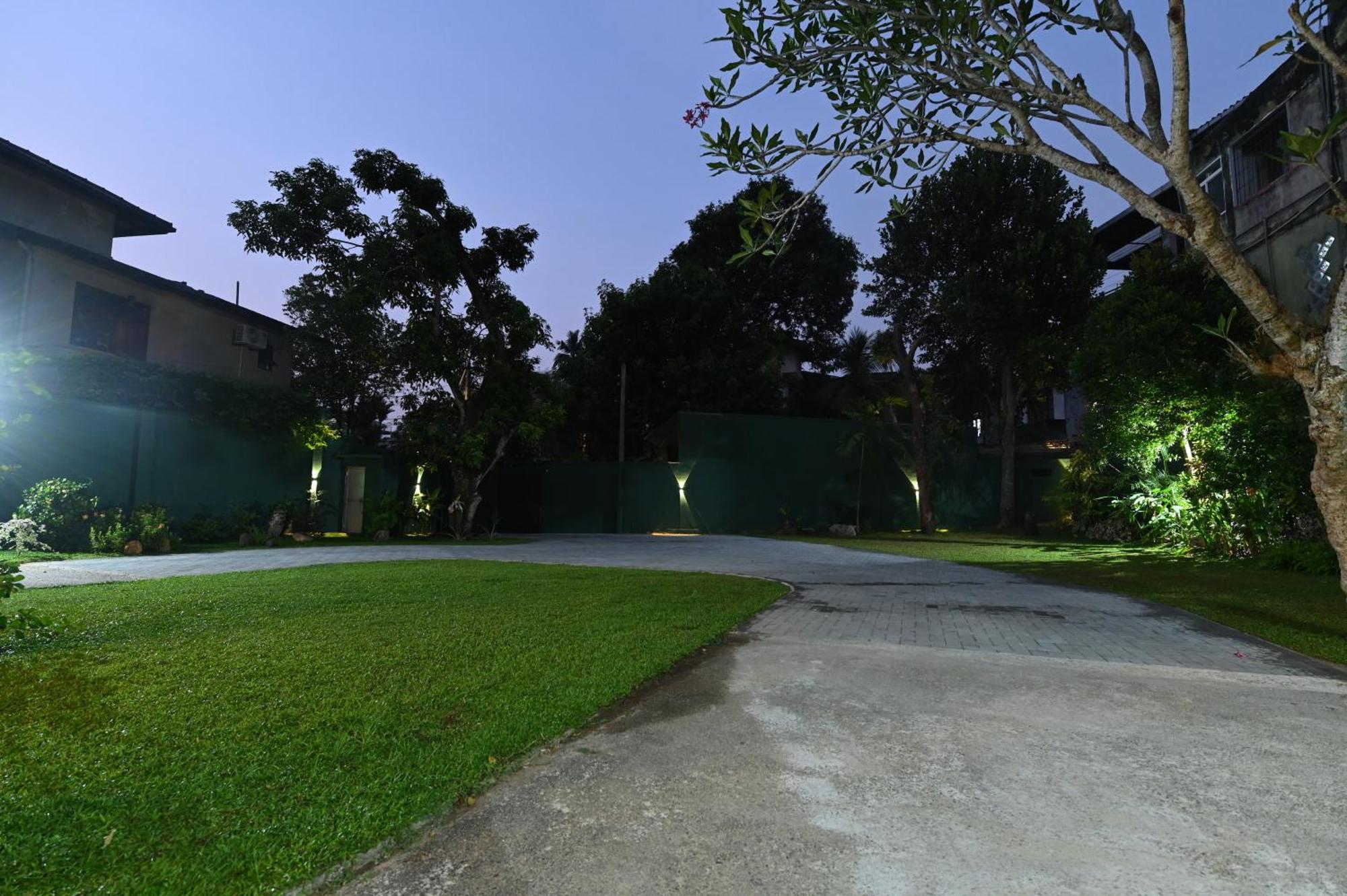 باتارامولا Serene Manor المظهر الخارجي الصورة