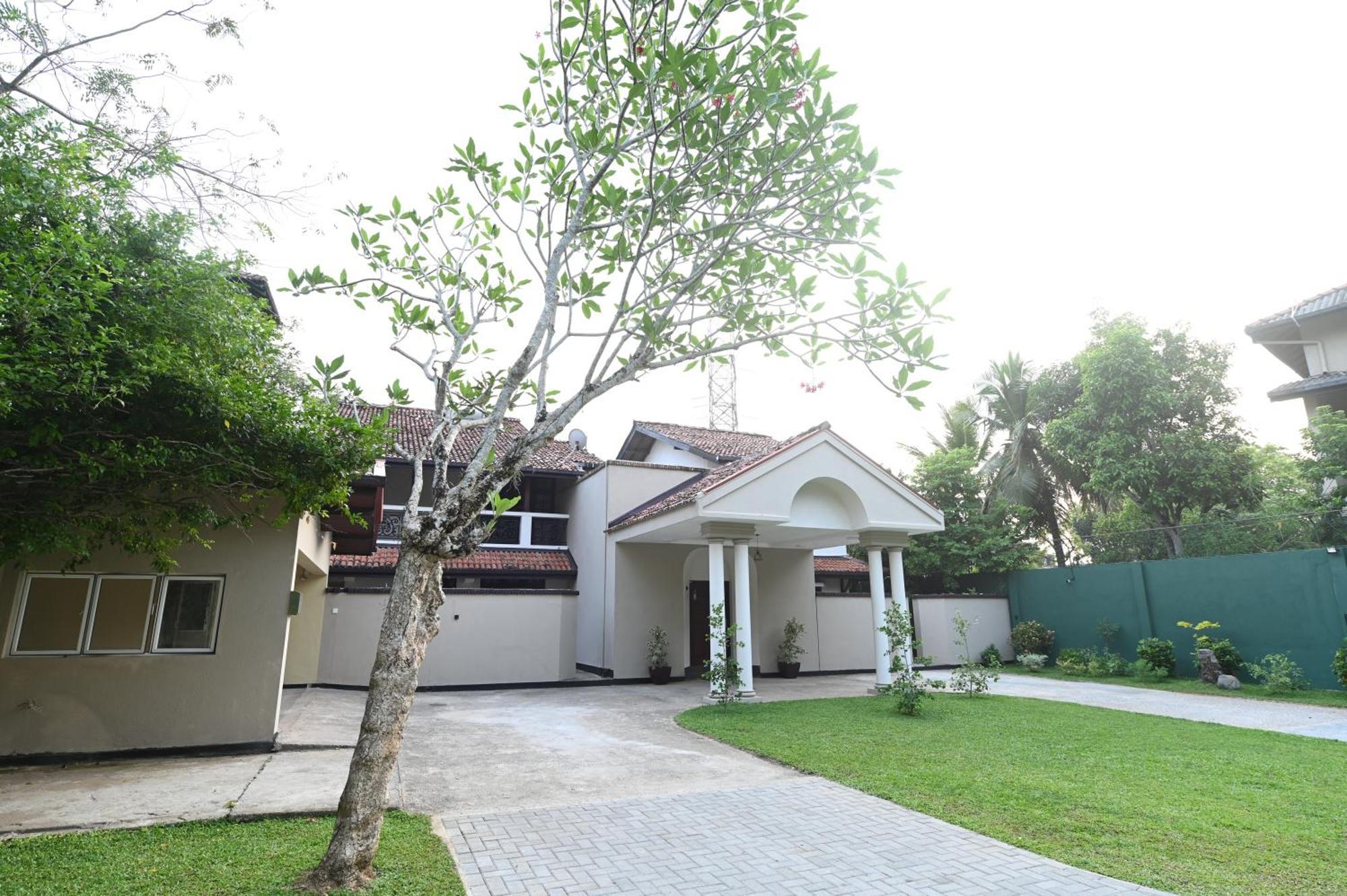 باتارامولا Serene Manor المظهر الخارجي الصورة