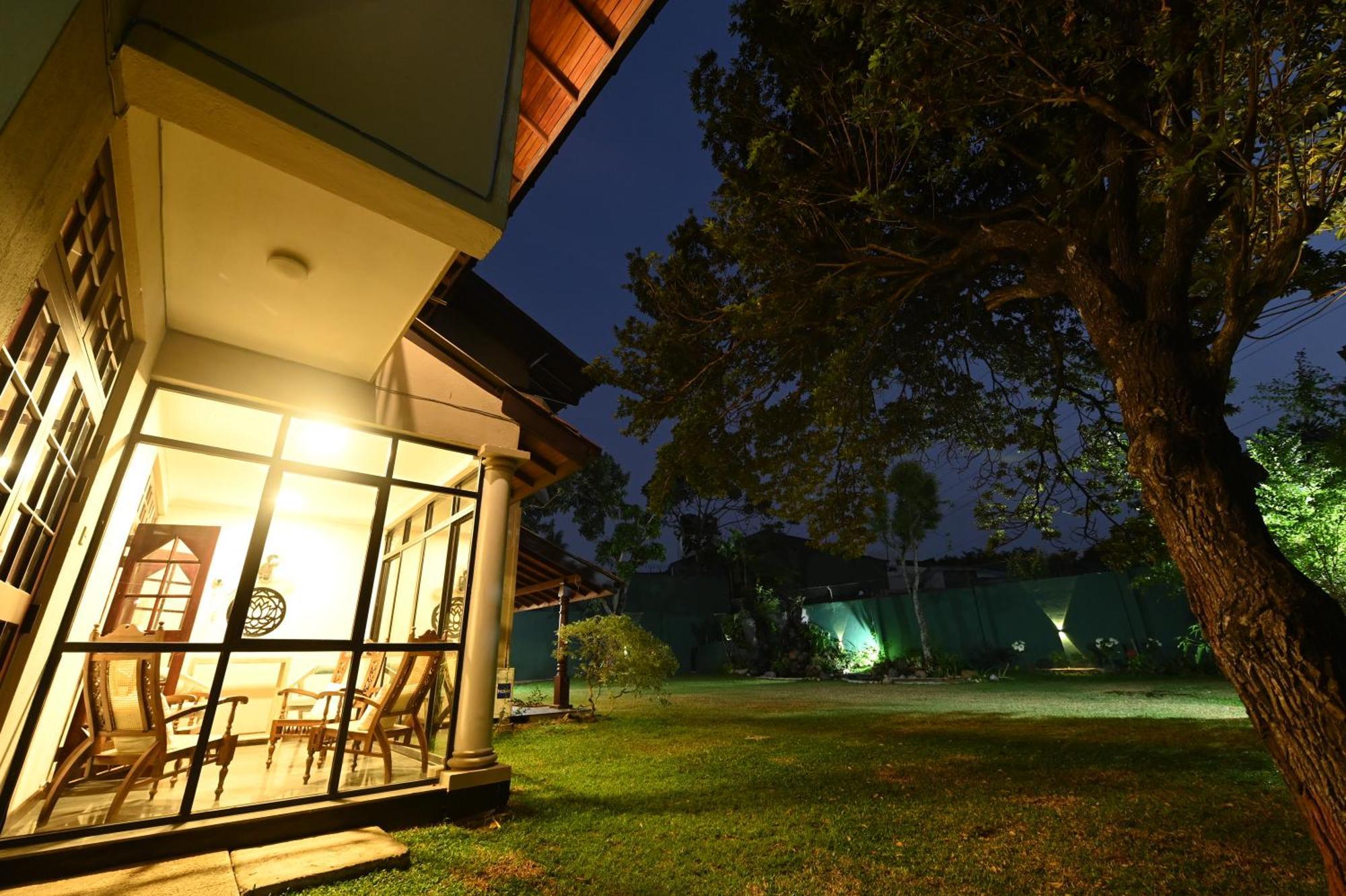 باتارامولا Serene Manor المظهر الخارجي الصورة